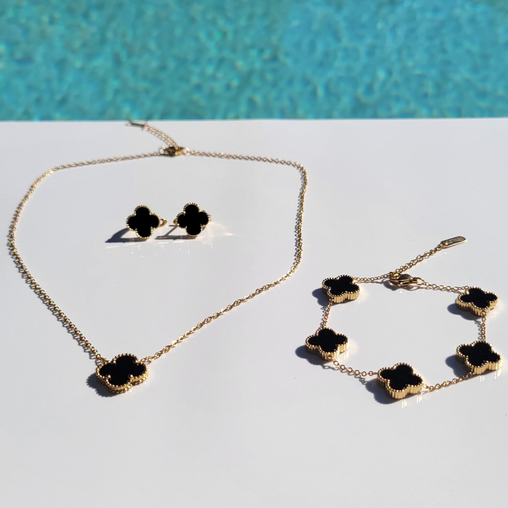 ✨️ Beautiful set of jewelry ✨️